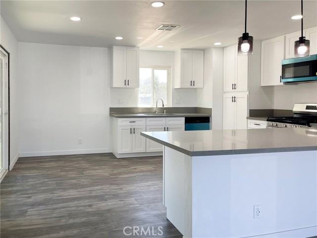 Detail Gallery Image 10 of 30 For 40294 Fieldspring St, Palmdale,  CA 93591 - 4 Beds | 2 Baths