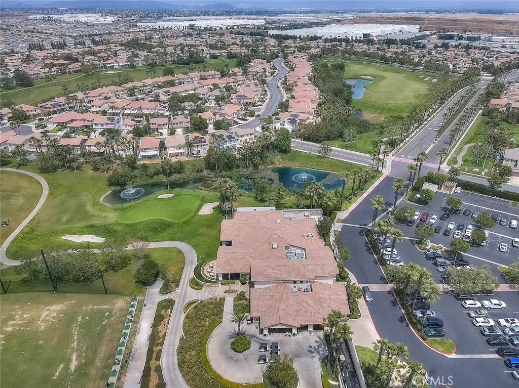 https://media.crmls.org/medias/fc0fb98c-133c-4c87-be92-43fbde6e9835.jpg?preset=X-Large