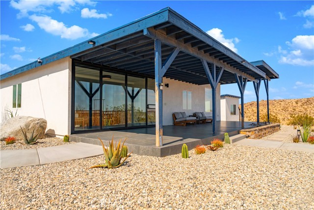 62176 Highland View Drive, Joshua Tree CA: https://media.crmls.org/medias/fc0fd060-d68b-4bf6-af0a-a130a34e1236.jpg