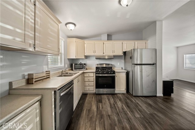 Detail Gallery Image 3 of 18 For 29021 Bouquet Canyon #331,  Saugus,  CA 91390 - 3 Beds | 2 Baths