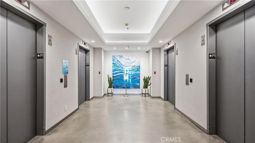 https://media.crmls.org/medias/fc1003e3-41e8-40bd-a3b9-5870d544ad69.jpg?preset=X-Large