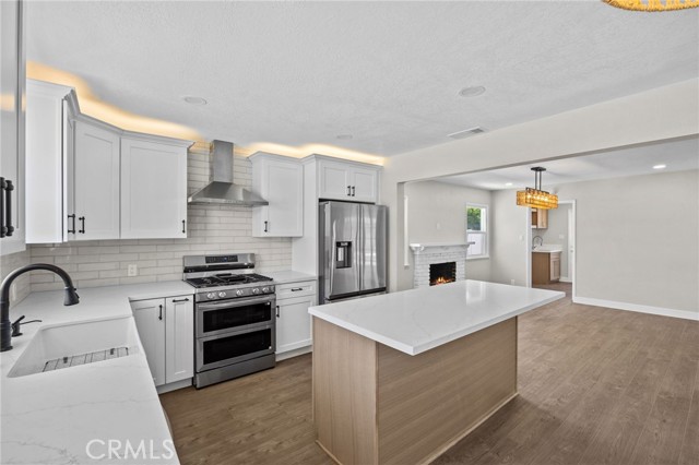 1514 E Palm Avenue, Orange CA: https://media.crmls.org/medias/fc102c9b-8682-4cb4-8a7b-432023be139f.jpg