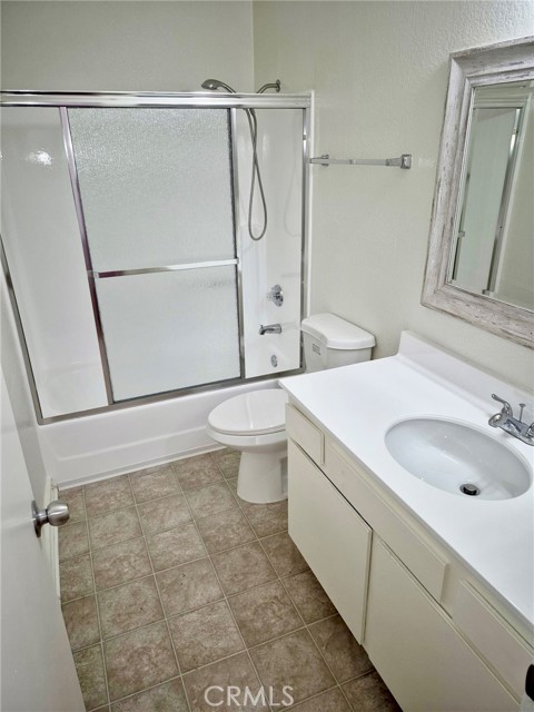 13325 Kornblum Avenue, Hawthorne CA: https://media.crmls.org/medias/fc104aea-d153-4774-bdbb-6cb6b231331a.jpg