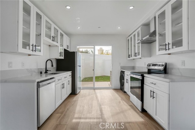 Detail Gallery Image 28 of 43 For 7909 Aldea Ave, Lake Balboa,  CA 91406 - 6 Beds | 5/2 Baths