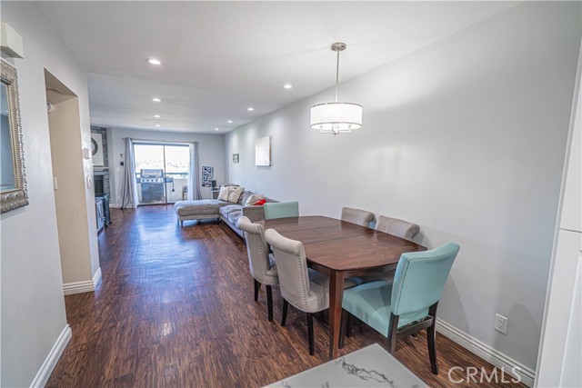 Detail Gallery Image 5 of 28 For 18111 Erik Ct #445,  Canyon Country,  CA 91387 - 2 Beds | 2 Baths