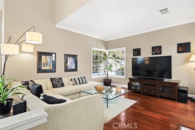 Detail Gallery Image 3 of 44 For 841 Sunstone St, Westlake Village,  CA 91362 - 3 Beds | 2/1 Baths