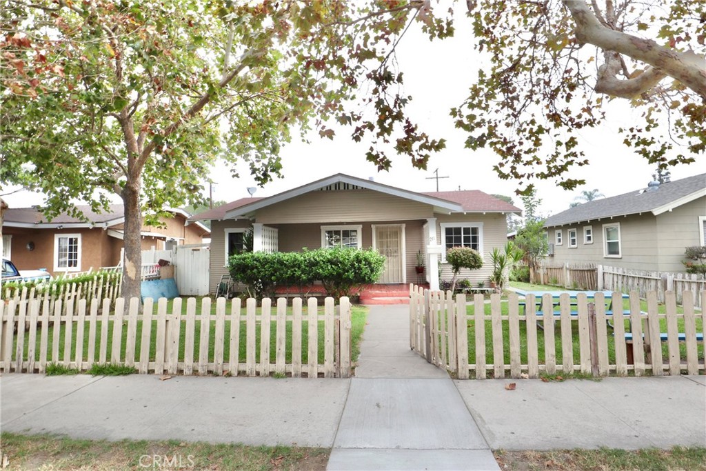 211 E Wilhelmina Street, Anaheim, CA 92805