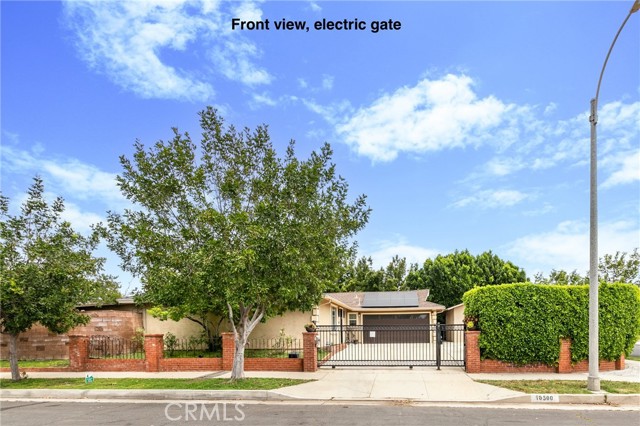 Detail Gallery Image 1 of 27 For 10500 Jordan Ave, Chatsworth,  CA 91311 - 3 Beds | 2 Baths