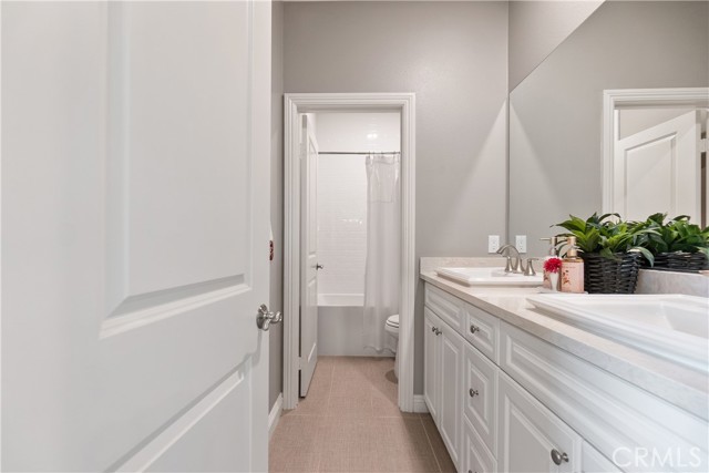 2031 Wagon Wheel Court, Escondido CA: https://media.crmls.org/medias/fc132cef-f1a9-46e7-bd7d-1a7db2bed9b8.jpg