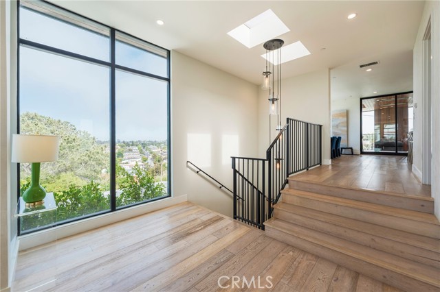 Detail Gallery Image 6 of 37 For 468 30th St, Manhattan Beach,  CA 90266 - 5 Beds | 5/1 Baths