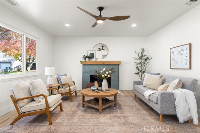 Detail Gallery Image 2 of 27 For 16 El Cerrito Dr, Chico,  CA 95973 - 3 Beds | 2 Baths