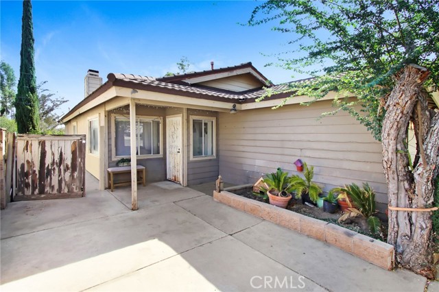 17582 Brightman Avenue, Lake Elsinore CA: https://media.crmls.org/medias/fc158726-313e-4bc4-8755-9b70aaf49e3d.jpg