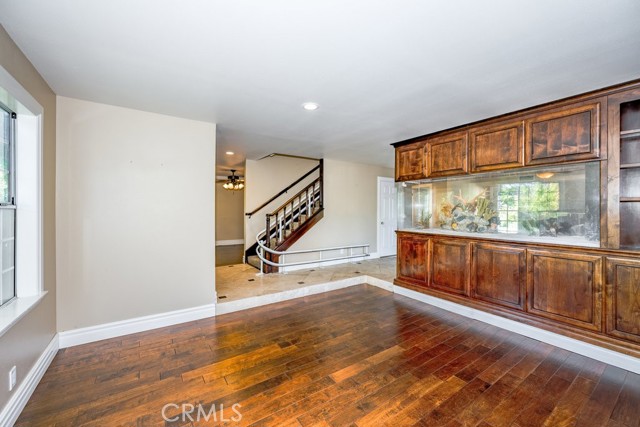 Detail Gallery Image 14 of 64 For 1101 Hacienda Dr, Simi Valley,  CA 93065 - 4 Beds | 3/1 Baths