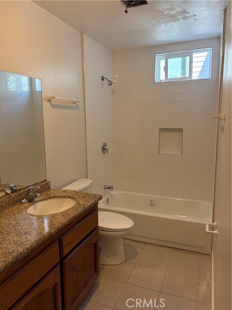 Detail Gallery Image 4 of 5 For 11314 La Mirada Bld #10,  Whittier,  CA 90604 - 1 Beds | 1 Baths