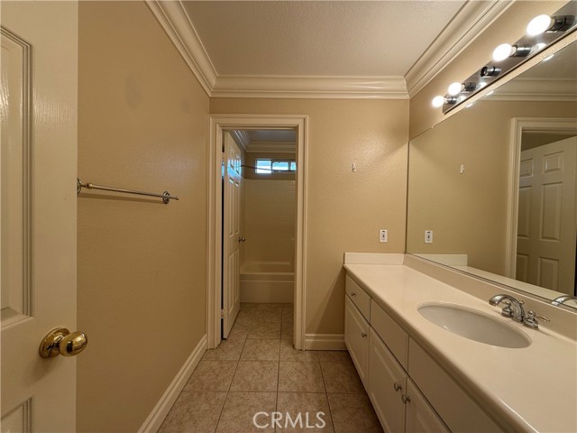 Detail Gallery Image 13 of 21 For 1354 Williamsburg Ln, Corona,  CA 92882 - 4 Beds | 3 Baths