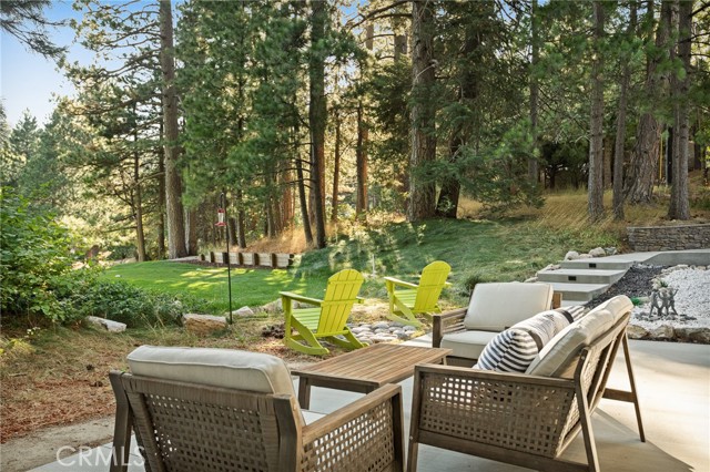 157 Brentwood Drive, Lake Arrowhead CA: https://media.crmls.org/medias/fc18e16b-054d-46b3-816e-c9a8882039a6.jpg