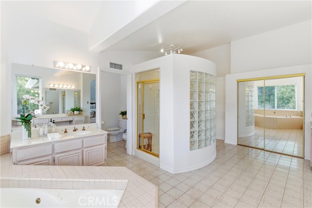 Image 27 of 53 For 24345 La Homa