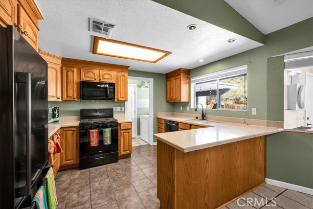 Detail Gallery Image 16 of 57 For 57856 El Dorado Dr, Yucca Valley,  CA 92284 - 3 Beds | 3 Baths