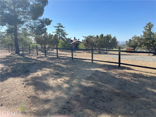 Detail Gallery Image 32 of 38 For 984 Pinon Rd, Pinon Hills,  CA 92372 - 3 Beds | 2/1 Baths
