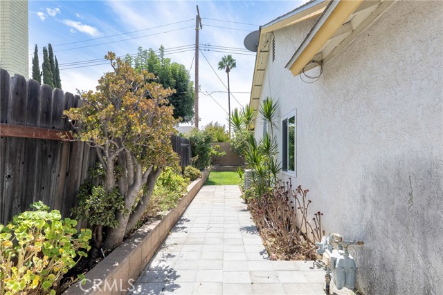 Detail Gallery Image 25 of 32 For 2310 E Chestnut Ave, Orange,  CA 92867 - 3 Beds | 2 Baths