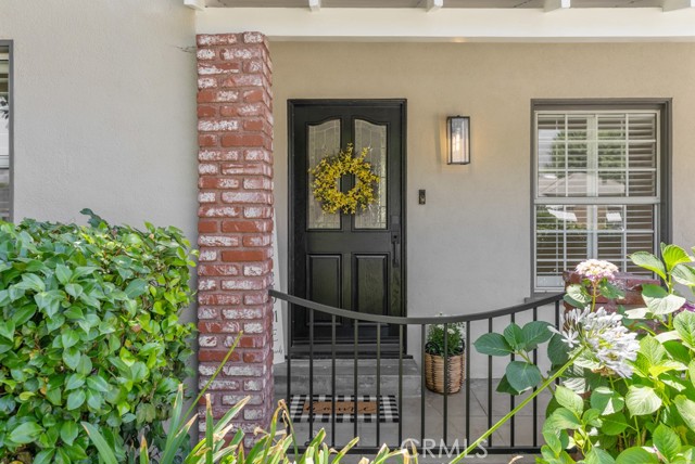Detail Gallery Image 4 of 69 For 731 N Beachwood Dr, Burbank,  CA 91506 - 3 Beds | 2 Baths