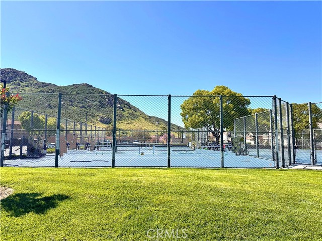 15965 Peach Tree Lane, Fontana CA: https://media.crmls.org/medias/fc1bec73-8ac4-40b0-abff-f94ff38f0809.jpg