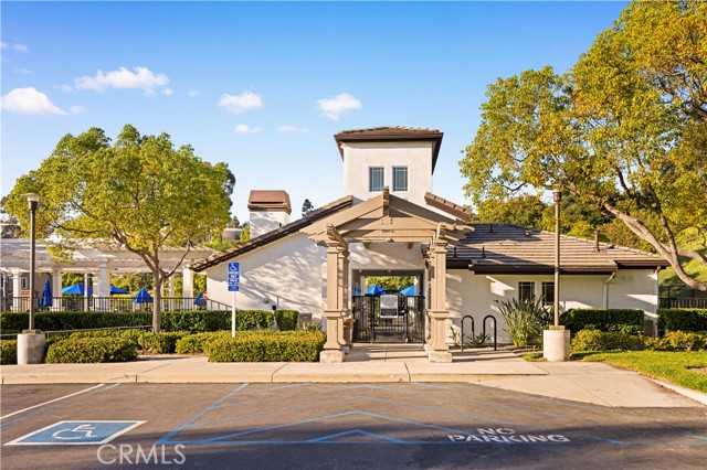 27684 Manor Hill Road, Laguna Niguel CA: https://media.crmls.org/medias/fc1c435d-caa8-48cf-88bc-2c7120c34ffe.jpg