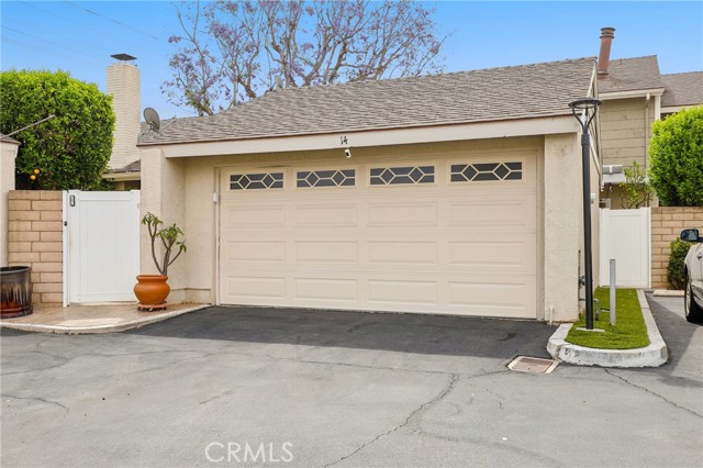 14 Black Oak, Irvine CA: https://media.crmls.org/medias/fc1c444c-7c02-45de-a9c5-6dc94bd990af.jpg
