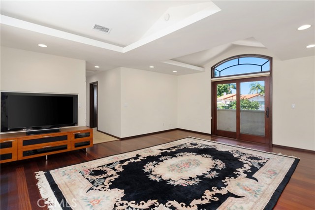 Detail Gallery Image 27 of 36 For 6270 E Bridle Cir, Long Beach,  CA 90815 - 5 Beds | 3/1 Baths