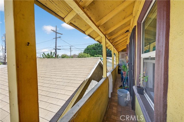 1008 E 74th Street, Los Angeles CA: https://media.crmls.org/medias/fc1d8b2d-07c2-4413-9dc9-7cd835b02fd6.jpg