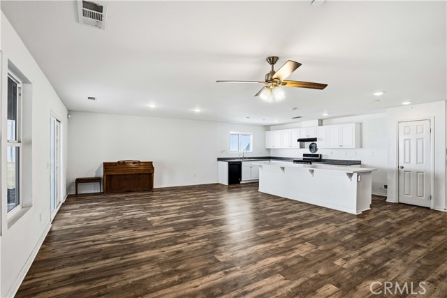 Detail Gallery Image 3 of 32 For 638 Awaal, San Jacinto,  CA 92582 - 3 Beds | 2 Baths