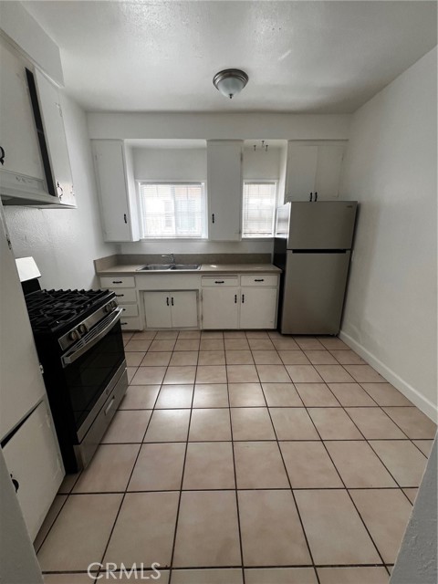 Detail Gallery Image 9 of 13 For 1487 Henderson, Long Beach,  CA 90813 - 2 Beds | 1 Baths