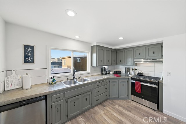 Detail Gallery Image 13 of 55 For 2873 & 2871 Studio Dr, Cayucos,  CA 93430 - 6 Beds | 3 Baths