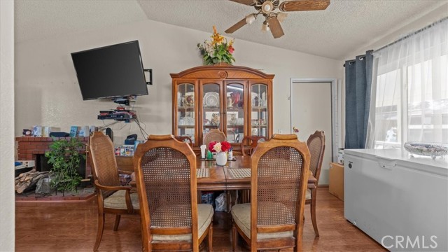 Detail Gallery Image 12 of 33 For 14219 Luna, Victorville,  CA 92392 - 3 Beds | 2 Baths