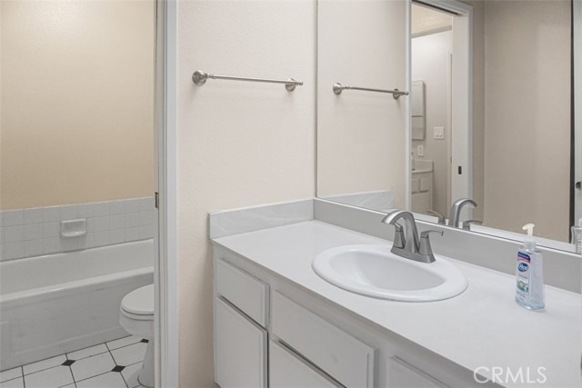 Detail Gallery Image 18 of 30 For 15215 Magnolia Bld #117,  Sherman Oaks,  CA 91403 - 2 Beds | 1/1 Baths