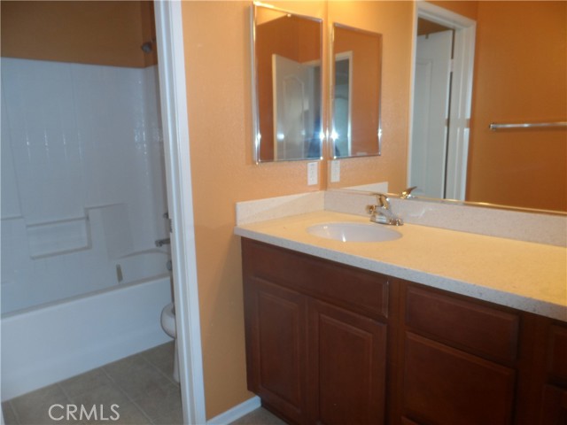 Detail Gallery Image 6 of 7 For 26260 Long St, Loma Linda,  CA 92354 - 4 Beds | 3/1 Baths