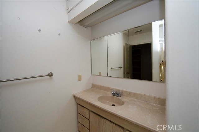 Detail Gallery Image 35 of 50 For 4402 Cathann St, Torrance,  CA 90503 - 4 Beds | 2/1 Baths