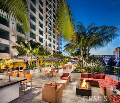 1050 S Grand Avenue, Los Angeles CA: https://media.crmls.org/medias/fc209786-a0a6-441b-a121-8c61ae2a5ca6.jpg