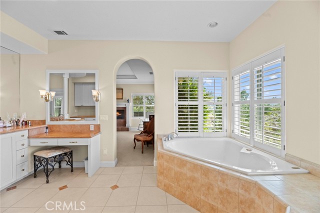43845 Calle De Velardo, Temecula CA: https://media.crmls.org/medias/fc20b622-5848-41d4-b770-907a5cc90542.jpg