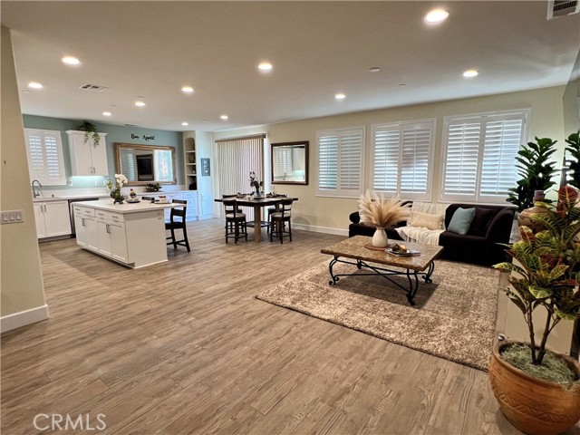 Detail Gallery Image 11 of 50 For 2623 Waterfall Ln, Corona,  CA 92882 - 6 Beds | 4 Baths