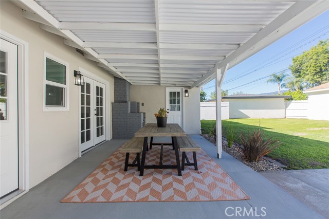 417 W Leeside, Glendora CA: https://media.crmls.org/medias/fc214487-b04d-404e-bb04-93a38c8b8226.jpg