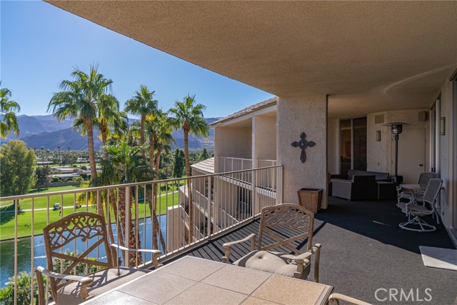 Detail Gallery Image 5 of 34 For 899 Island Dr #703,  Rancho Mirage,  CA 92270 - 3 Beds | 3/1 Baths