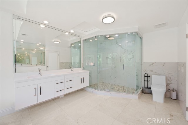 3856 Vista Linda Drive, Encino CA: https://media.crmls.org/medias/fc22c773-02c4-4004-b93b-7e23a4a8b7a4.jpg