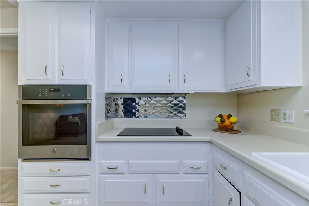 https://media.crmls.org/medias/fc23dfd1-996e-43a4-99d1-68113c866ae3.jpg?preset=X-Large