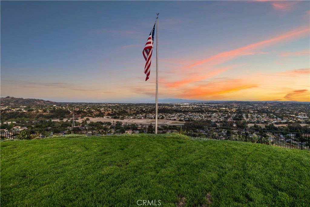 https://media.crmls.org/medias/fc2459cb-552b-43d5-b814-5bad1aa71d0a.jpg?preset=X-Large