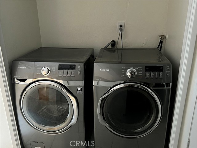 Detail Gallery Image 5 of 9 For 13112 Moorpark St #2,  Sherman Oaks,  CA 91423 - 2 Beds | 2/1 Baths