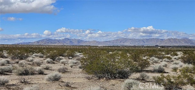 Detail Gallery Image 4 of 8 For 800 Donaldson Rd, Lucerne Valley,  CA 92356 - – Beds | – Baths