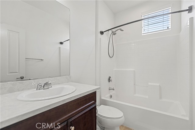 14681 Marist Lane, Chino CA: https://media.crmls.org/medias/fc258d35-c0ac-4653-b67b-860ea042ead4.jpg