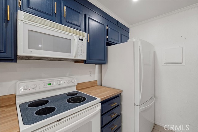 8165 Woodland Dr, Buena Park CA: https://media.crmls.org/medias/fc265eda-6d81-4f62-8654-5cfb70384c29.jpg