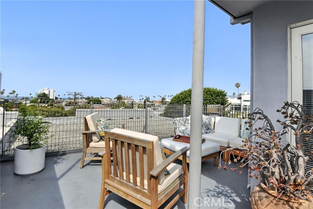 Detail Gallery Image 36 of 46 For 2203 3rd St #1,  Santa Monica,  CA 90405 - 2 Beds | 2/1 Baths